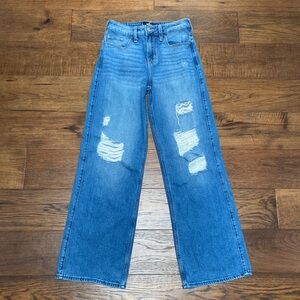 Hollister High-Rise Vintage Baggy distressed jeans, size 1R waist 25”/length 31”